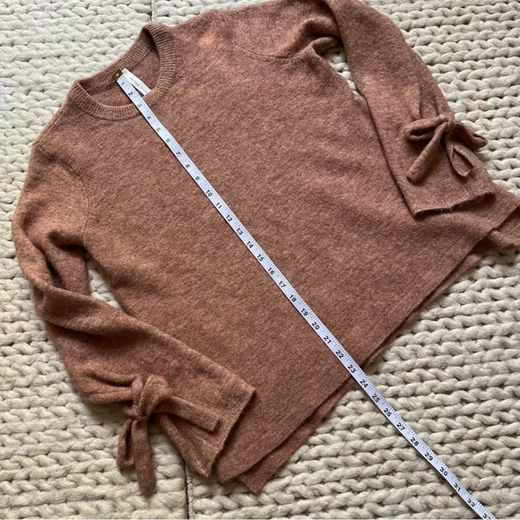 Babaton The Group Wool Sweater with Bow Sleeves | xxs - Picture 8 of 14